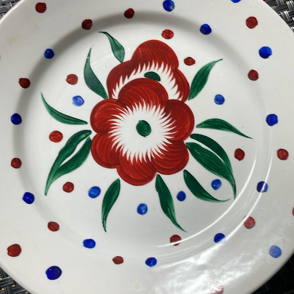 4 plates. Earthenware. Vintage